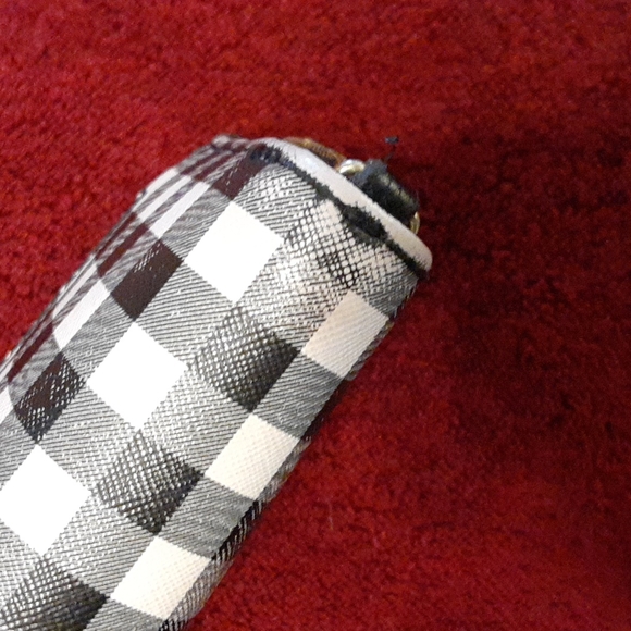 Liz Claiborne Wallet - Picture 9 of 12